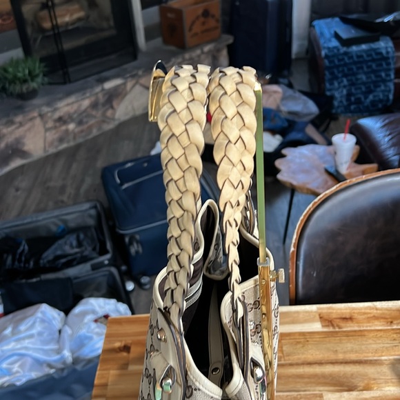 EUC GUCCI pelham handbag - Picture 7 of 9